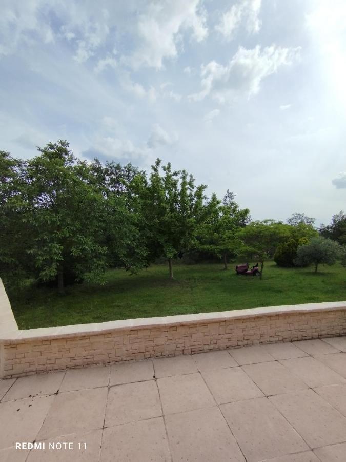 Chambre D Hotes En Provence, Au Pied Du Luberon, Les Coquelicots La Tour-dʼAigues Εξωτερικό φωτογραφία